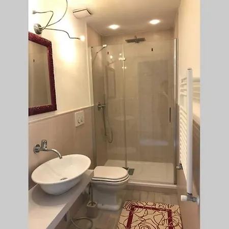 Mrs Robinson Apartment Genua